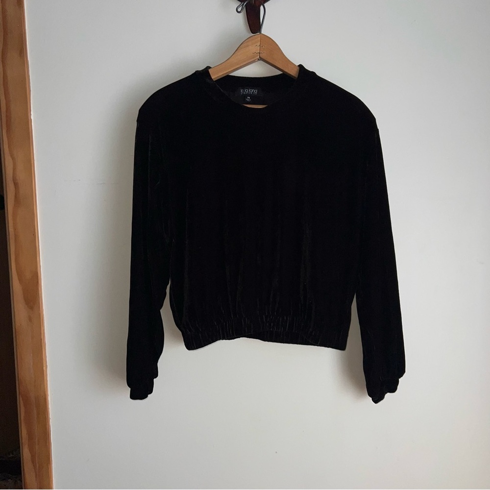 La La Land Creative Co. Black Ribbed Velvet Top
• Size Medium